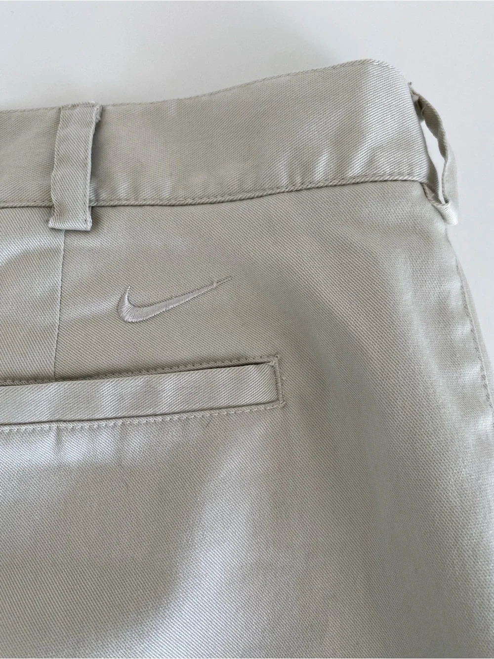 Nike Golf Pleated Flat Front Shorts Beige Khaki Chino Mens Size 42 Classic